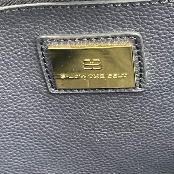 B-low-the-Belt Mila pebbled leather large bucket tote bag navy blue - Picture 9 of 11